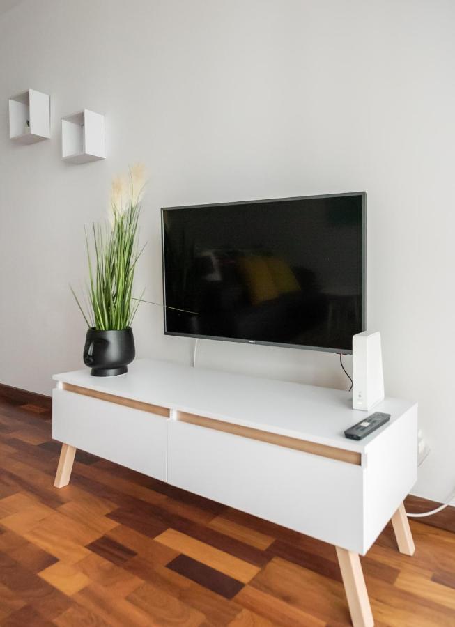 Wola Sunset Apartment Free Parking วอร์ซอ ภายนอก รูปภาพ