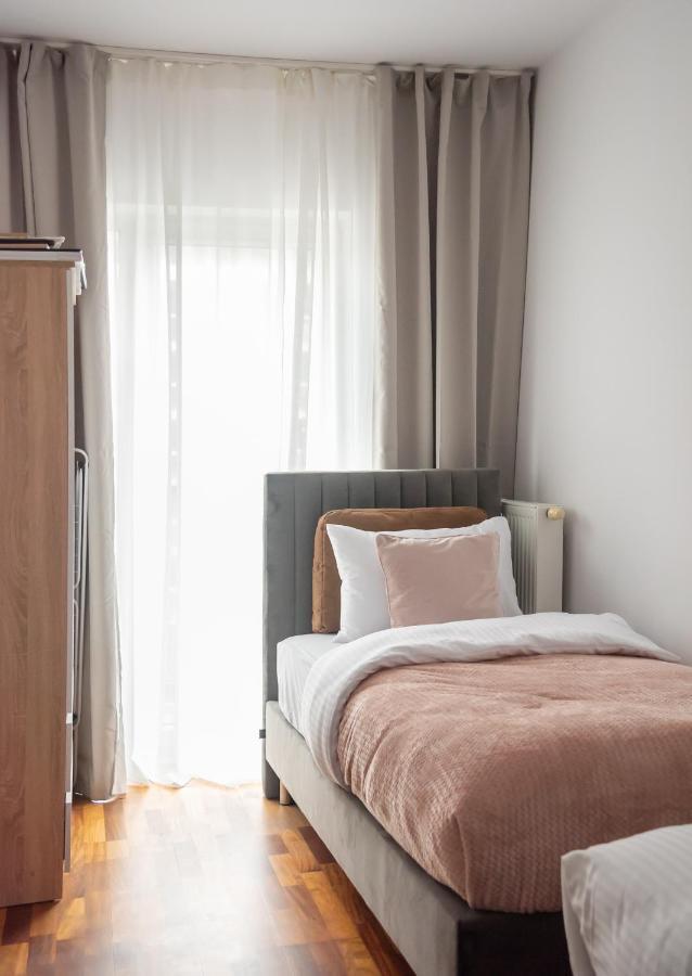 Wola Sunset Apartment Free Parking วอร์ซอ ภายนอก รูปภาพ
