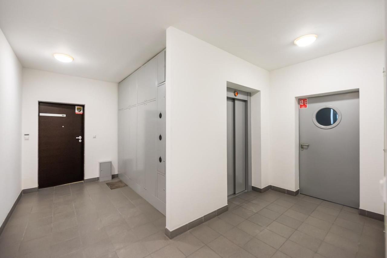 Wola Sunset Apartment Free Parking วอร์ซอ ภายนอก รูปภาพ